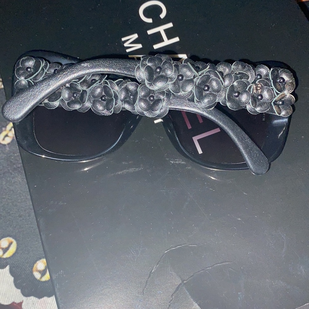 Chanel sunglasses 🕶 - Picture 4 of 7